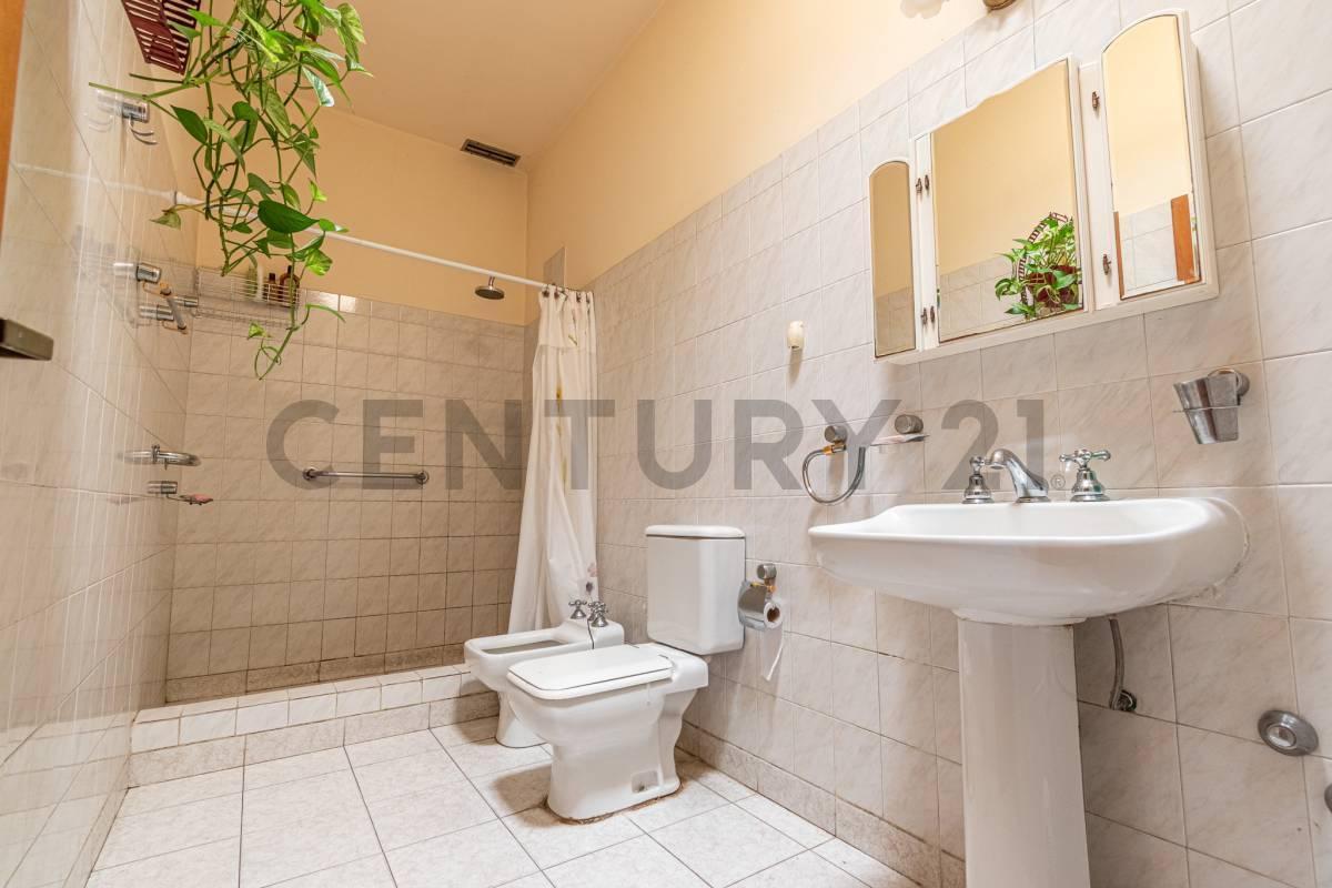 Foto de VENTA PH 5 AMB QUINCHO Y COCHERA, imagen 2