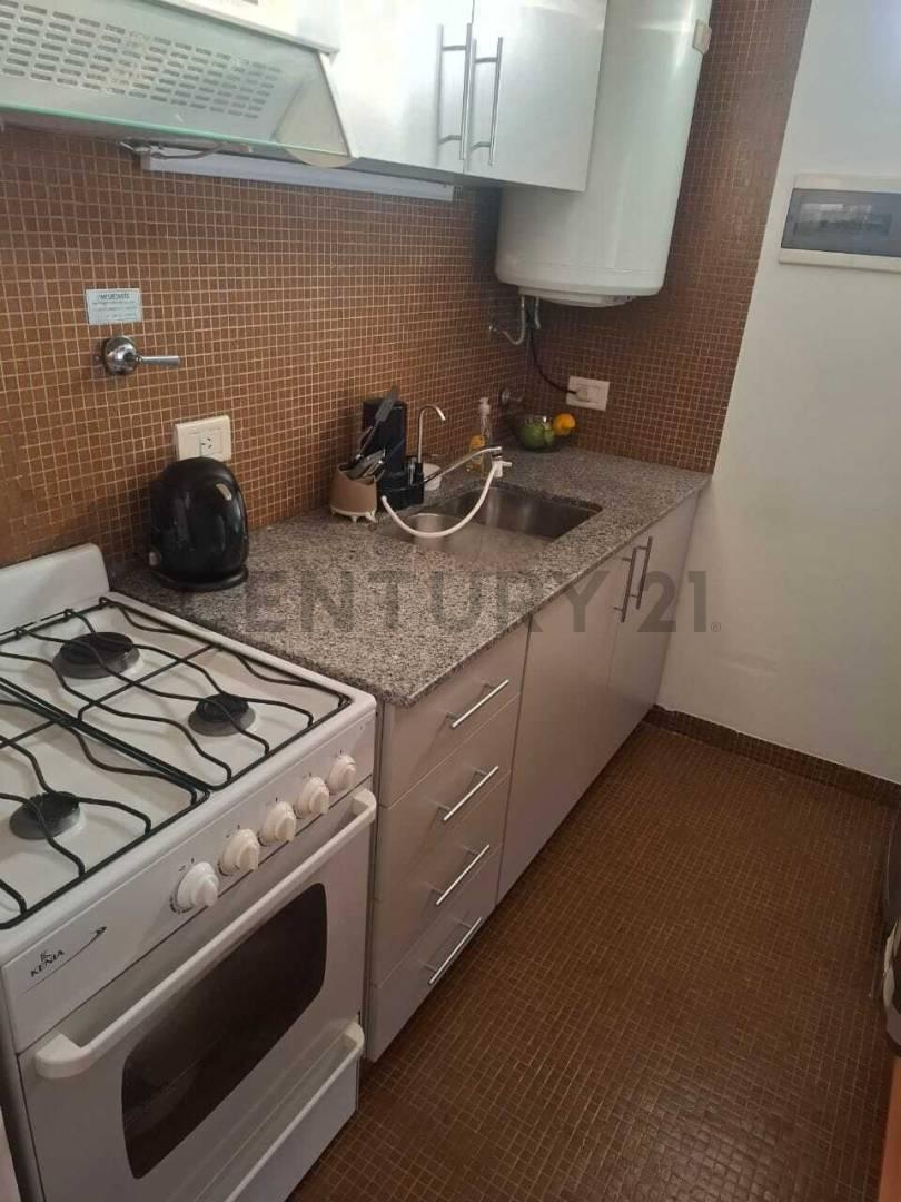 Foto de monoambiente en L en alquiler con cochera, imagen 2