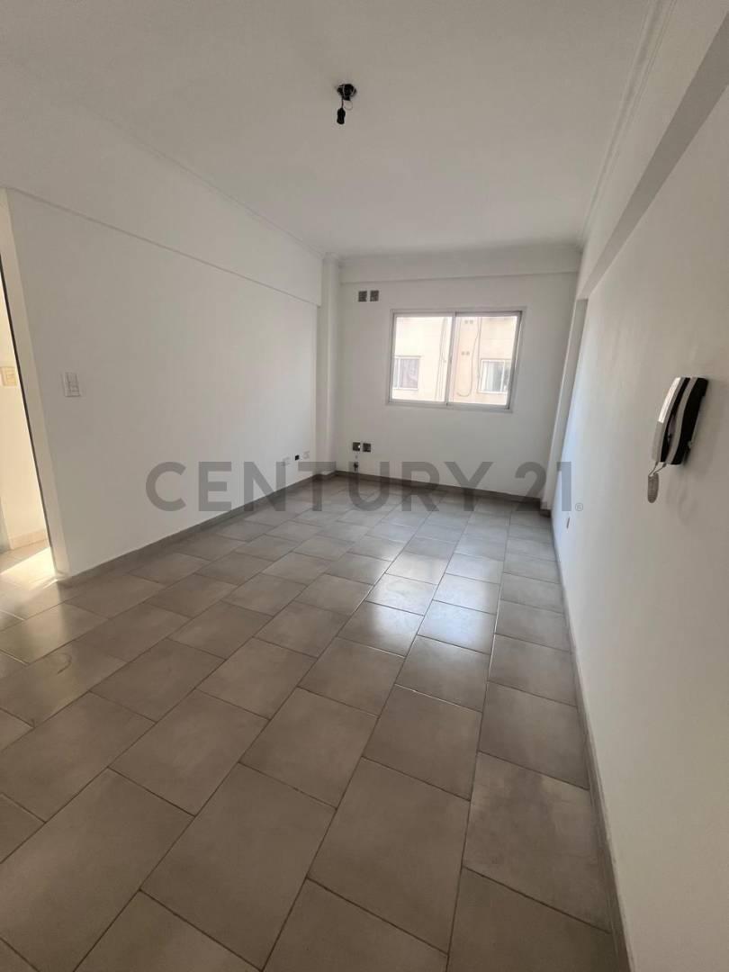 Foto de ALQUILER DEPARTAMENTO DOS AMBIENTES CON COCHERA EN RAMOS MEJIA, imagen 1