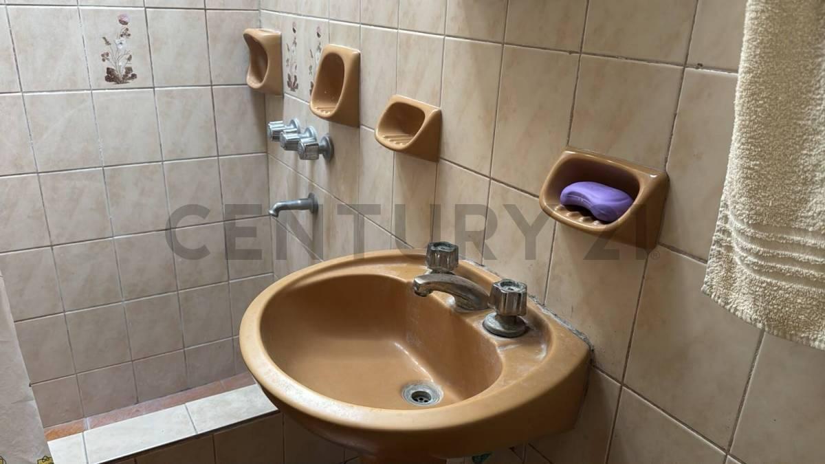 Foto de CASA 3 AMBIENTES SOBRE AV.VERGARA-BERAZATEGUI, LOTE DE 300 M2, imagen 4