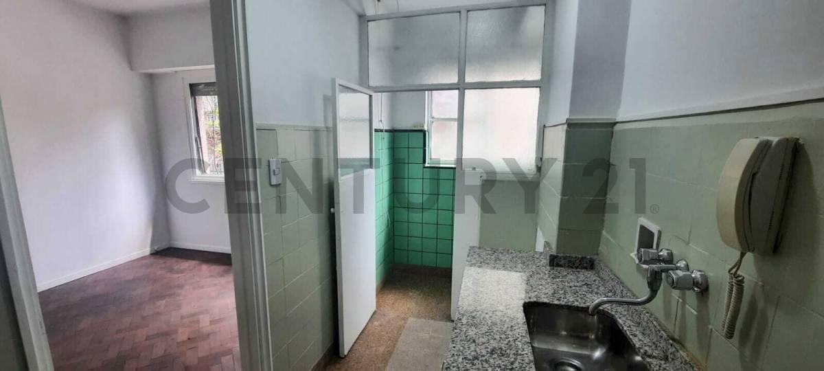 Foto de VENTA DE DEPARTAMENTO 2 AMBIENTES FRENTE APTO PROFESIONAL / MASCOTAS, imagen 3
