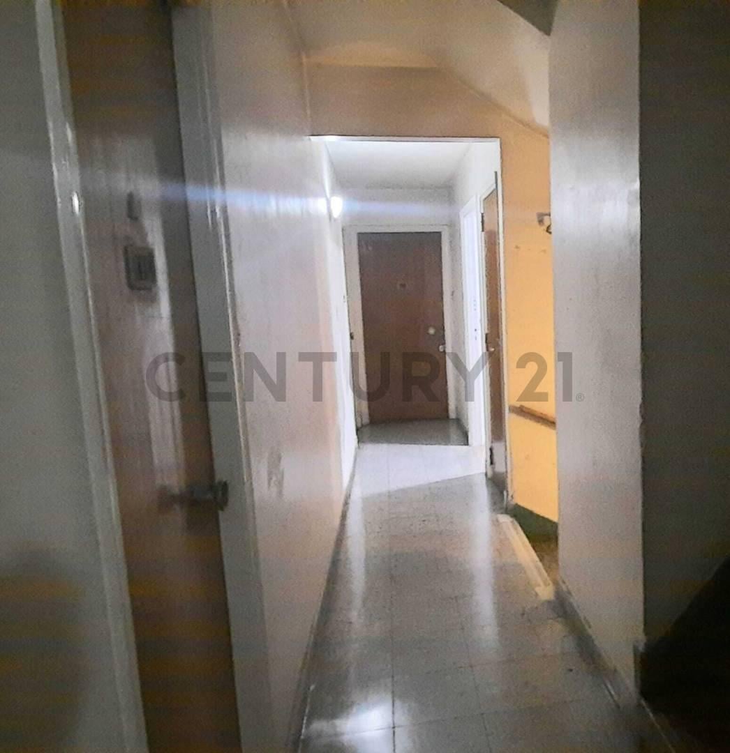 Foto de VENTA DE DEPARTAMENTO 2 AMBIENTES FRENTE APTO PROFESIONAL / MASCOTAS, imagen 5