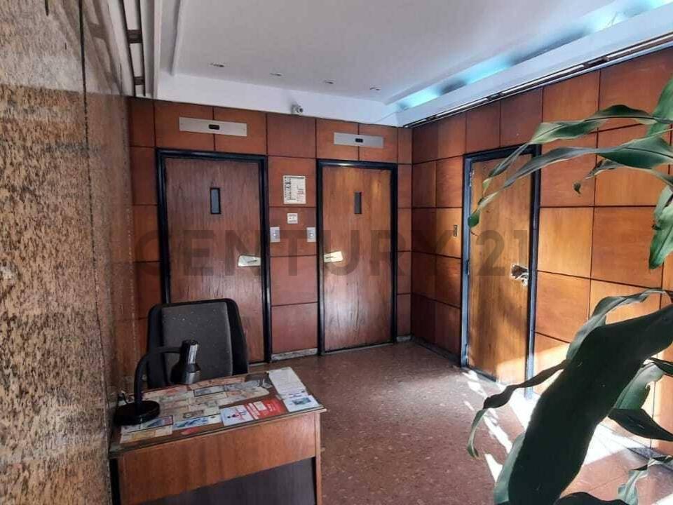 Foto de VENTA DE DEPARTAMENTO 2 AMBIENTES FRENTE APTO PROFESIONAL / MASCOTAS, imagen 4