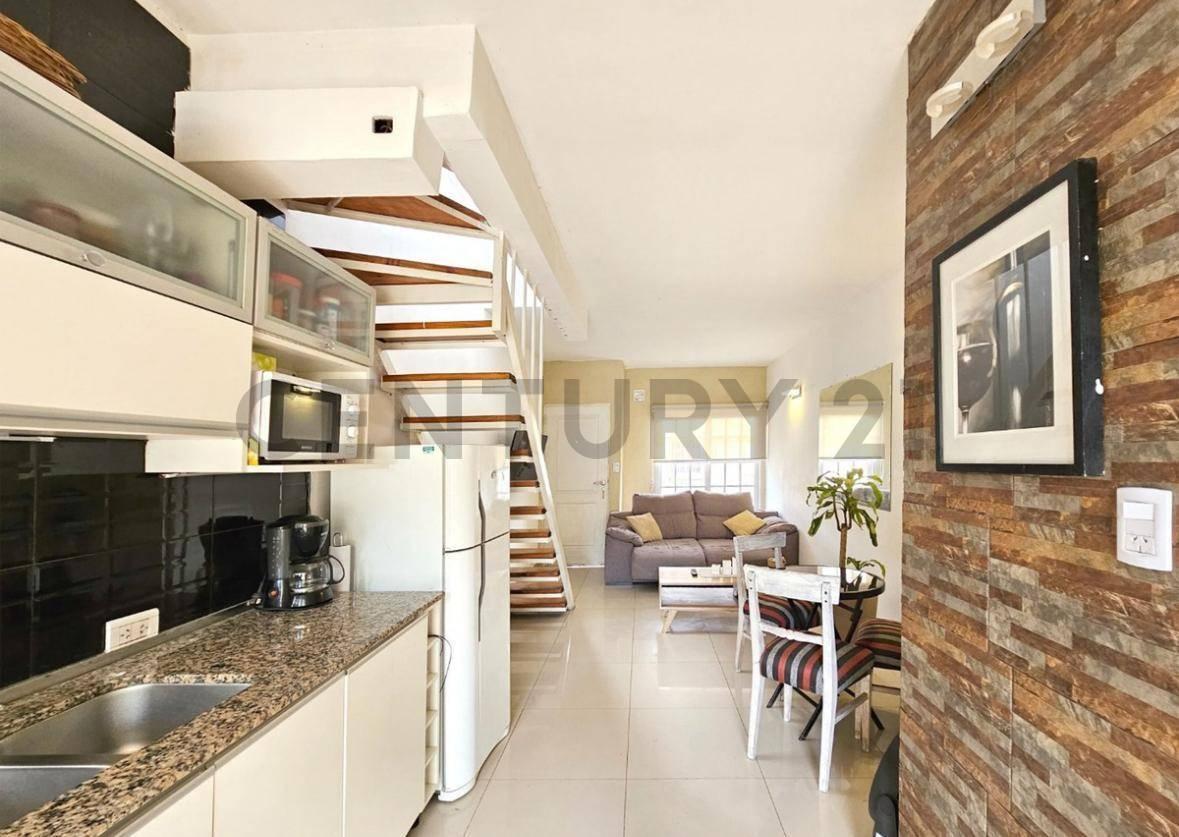 Foto de Venta Dúplex 3 Ambientes con piscina y cochera, imagen 2