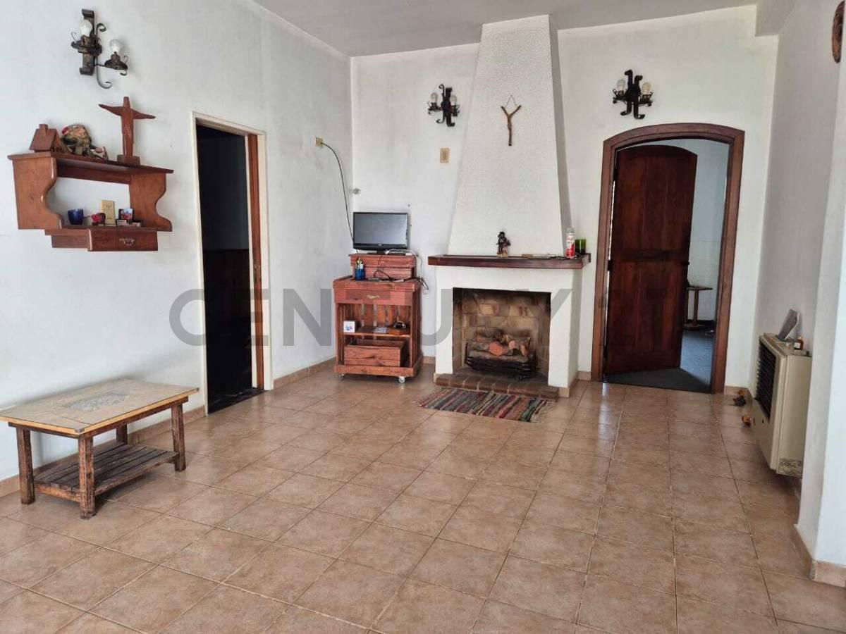 Foto de Casa quinta 5 ambientes c/cochera/2 baños/Pileta/quincho/Juego para, imagen 4
