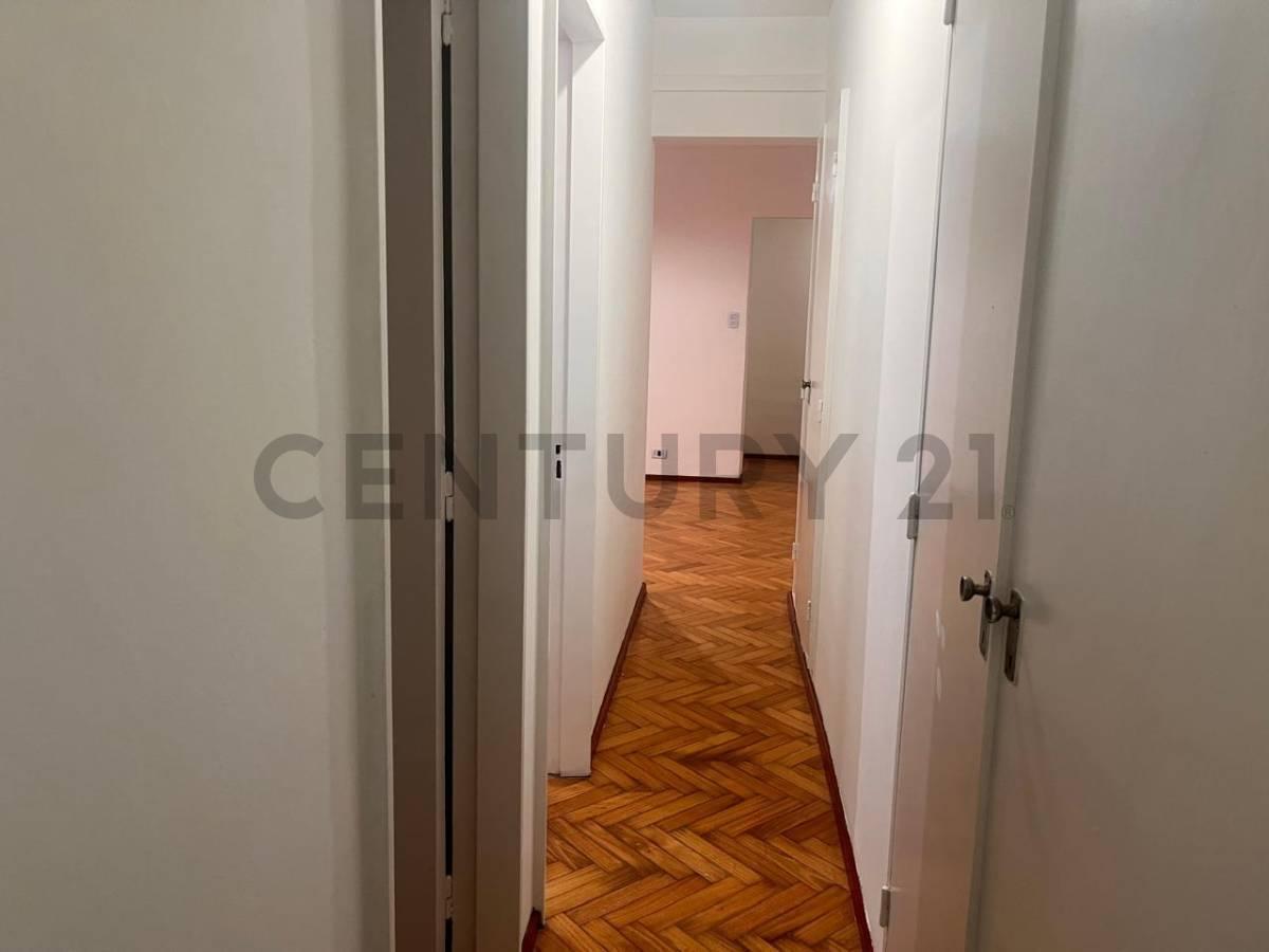 Foto de Alquiler departamento tres ambientes con balcón al frente, imagen 2
