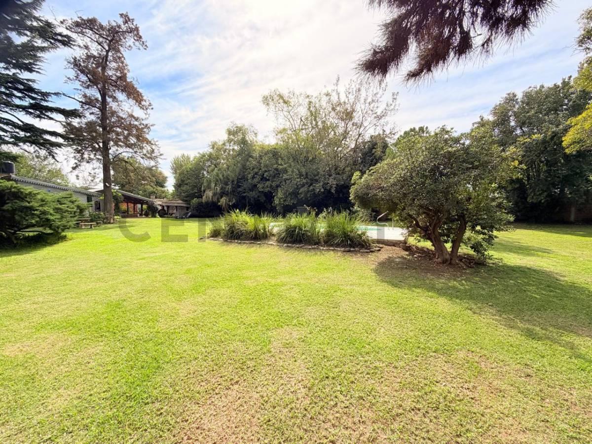 Foto de CASA DE 3 AMBIENTES- PARQUE 2000 mts - PISCINA Y GALERÍA – PASO DEL REY, imagen 1