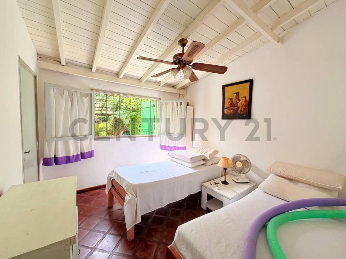 Foto de CASA DE 3 AMBIENTES- PARQUE 2000 mts - PISCINA Y GALERÍA – PASO DEL REY, imagen 4