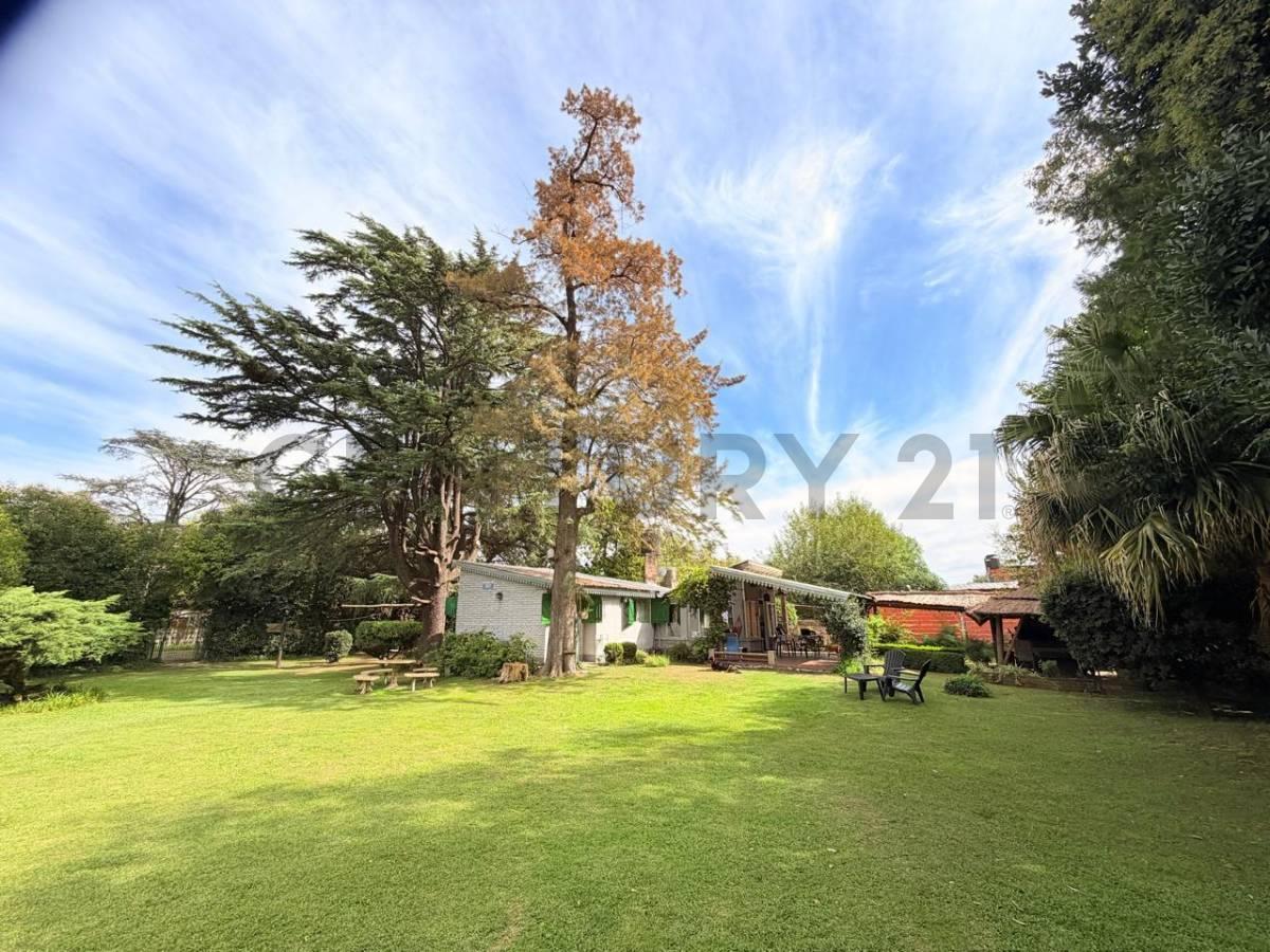 Foto de CASA DE 3 AMBIENTES- PARQUE 2000 mts - PISCINA Y GALERÍA – PASO DEL REY, imagen 2