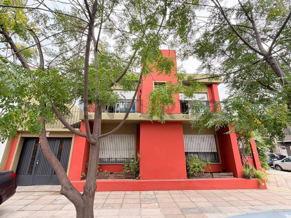 Foto de VENTA CASA 5 AMBIENTES, 2 COCHERAS, PATIO, LA PATERNAL, imagen 2