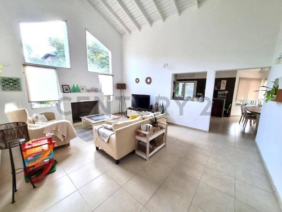 Foto de VENTA Casa 5 Ambientes en Moreno Norte con Pileta, Quincho y Cochera, imagen 4