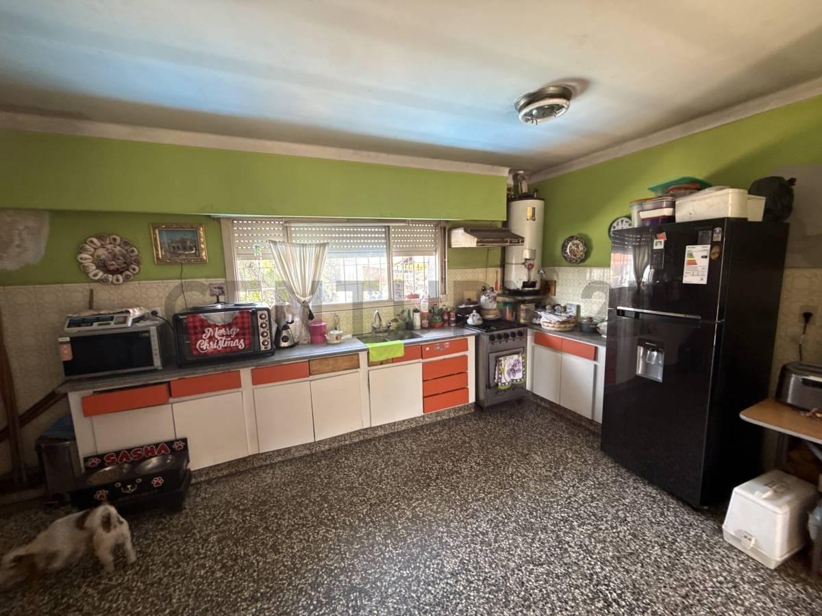 Foto de VENTA CASA CON JARDIN Y COCHERA EN MORENO APTO CREDITO, imagen 3