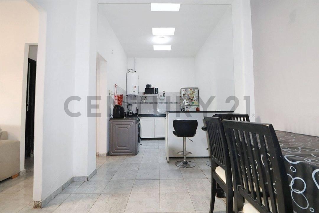 Foto de Venta PH 4 Amb Terraza Propia Parque Chacabuco, imagen 3