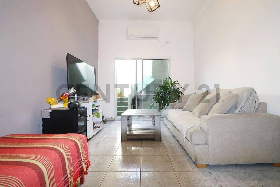 Foto de Venta PH 4 Amb Terraza Propia Parque Chacabuco, imagen 1