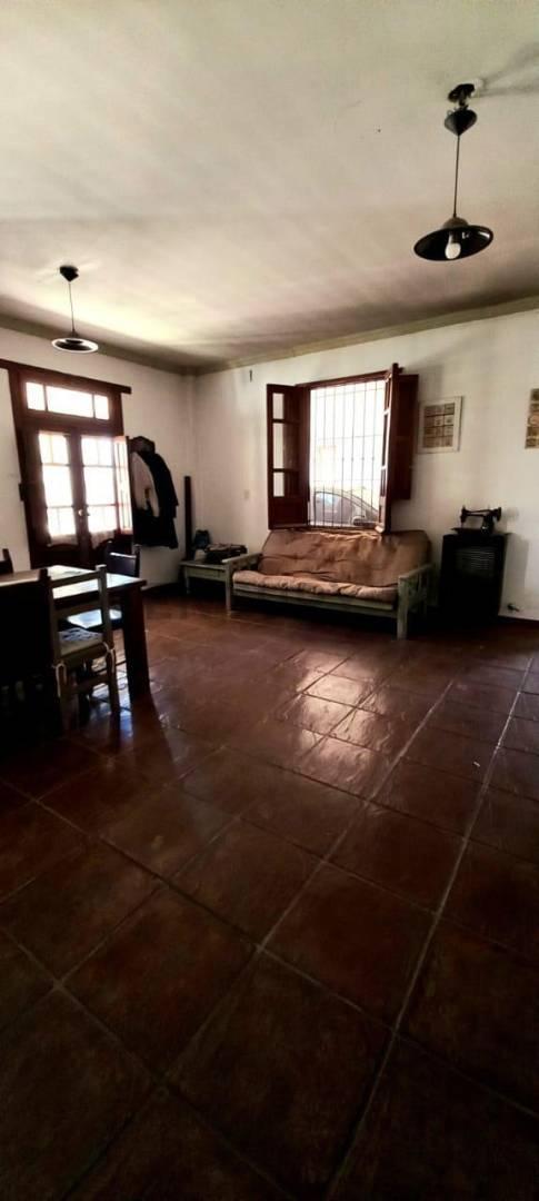 Foto de Venta Casa 4 amb Moreno con Pileta y Garage, imagen 2