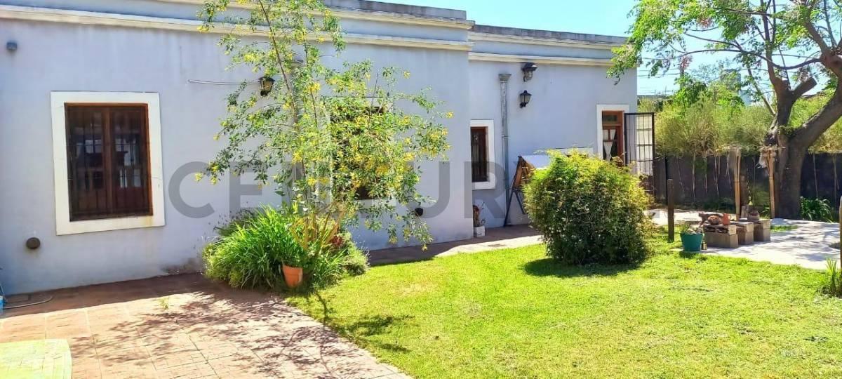 Foto de Venta Casa 4 amb Moreno con Pileta y Garage, imagen 1