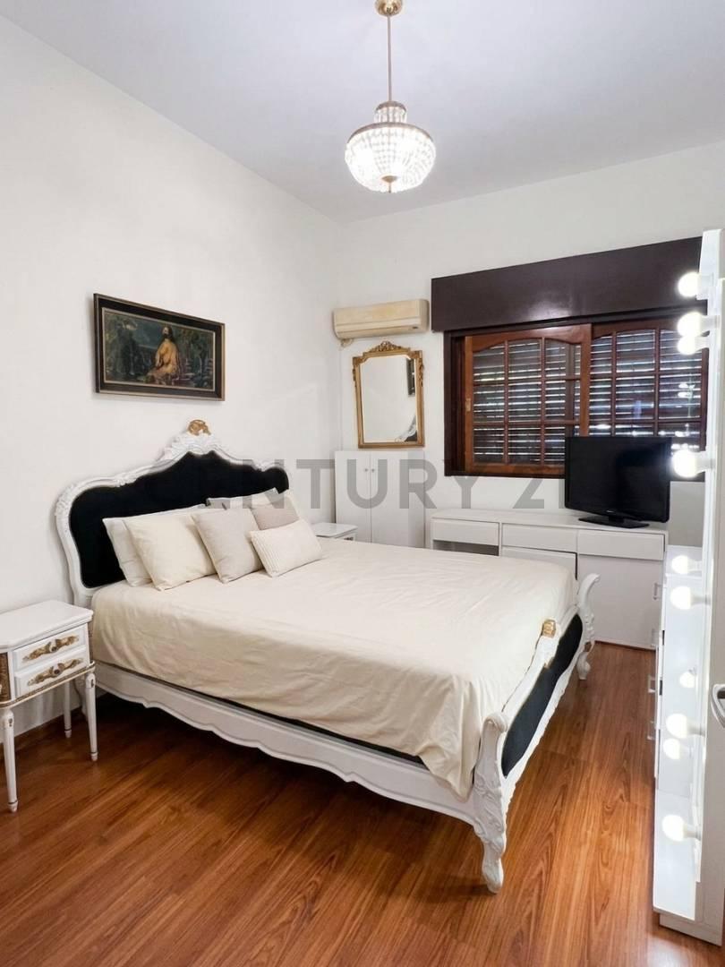 Foto de Casa PB y PA — 4+2 Ambientes con Garage y Doble Entrada | C. Remedio de, imagen 3
