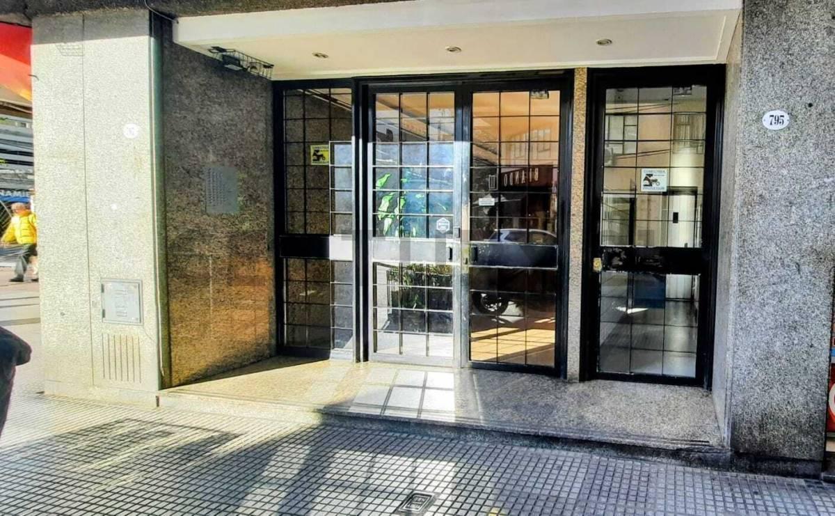 Foto de ALQUILER DEPARTAMENTO 2 AMBIENTES CTRA FRENTE - APTO PROFESIONAL, imagen 3