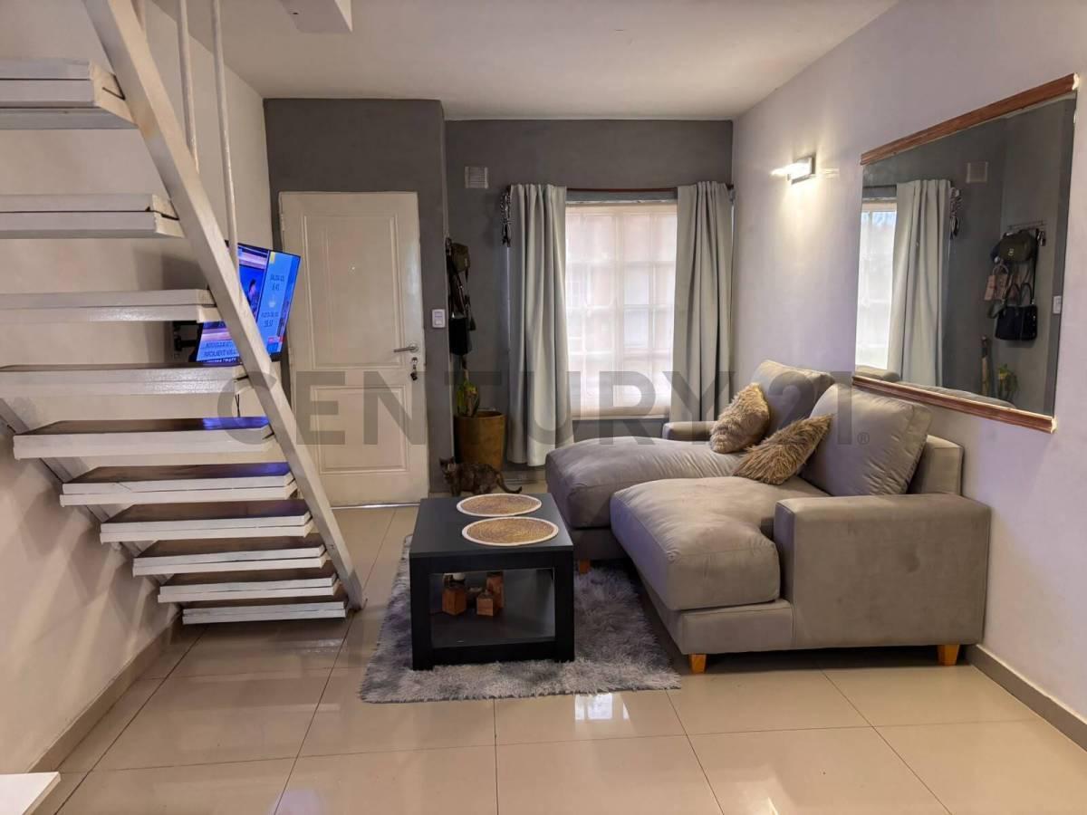 Foto de Venta Dúplex 3 Ambientes con piscina y cochera, imagen 3