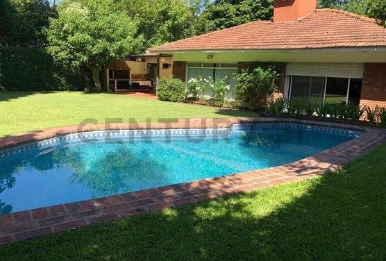 Foto de VENTA CASA PILETA Y PARQUE EN SAN ISIDRO ACEPTA PERMUTA APTO CREDITO, imagen 1
