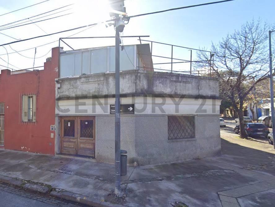 Foto de CASA DE 5 AMB. COCHERA/TERRAZA-PERMITE EDIFICAR HASTA 3 PISOS!!!, imagen 1