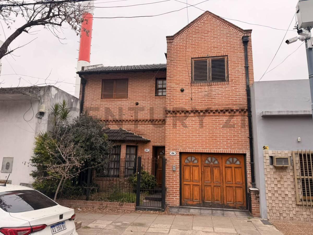 Foto de VENTA | Casa en 2 plantas con Garage para 2 Autos, Fondo Parquizado, imagen 1