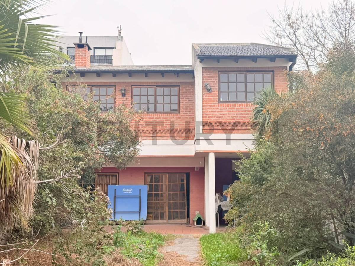Foto de VENTA | Casa en 2 plantas con Garage para 2 Autos, Fondo Parquizado, imagen 2