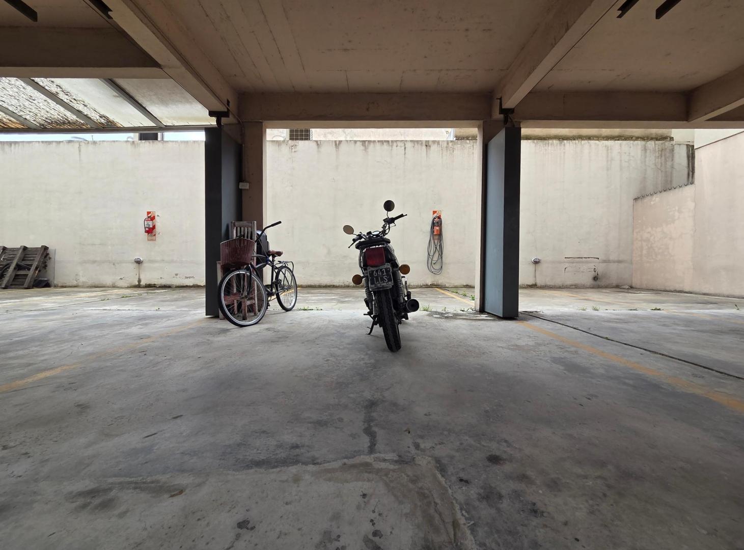 Foto de Cochera en venta en Sáenz Peña, imagen 2