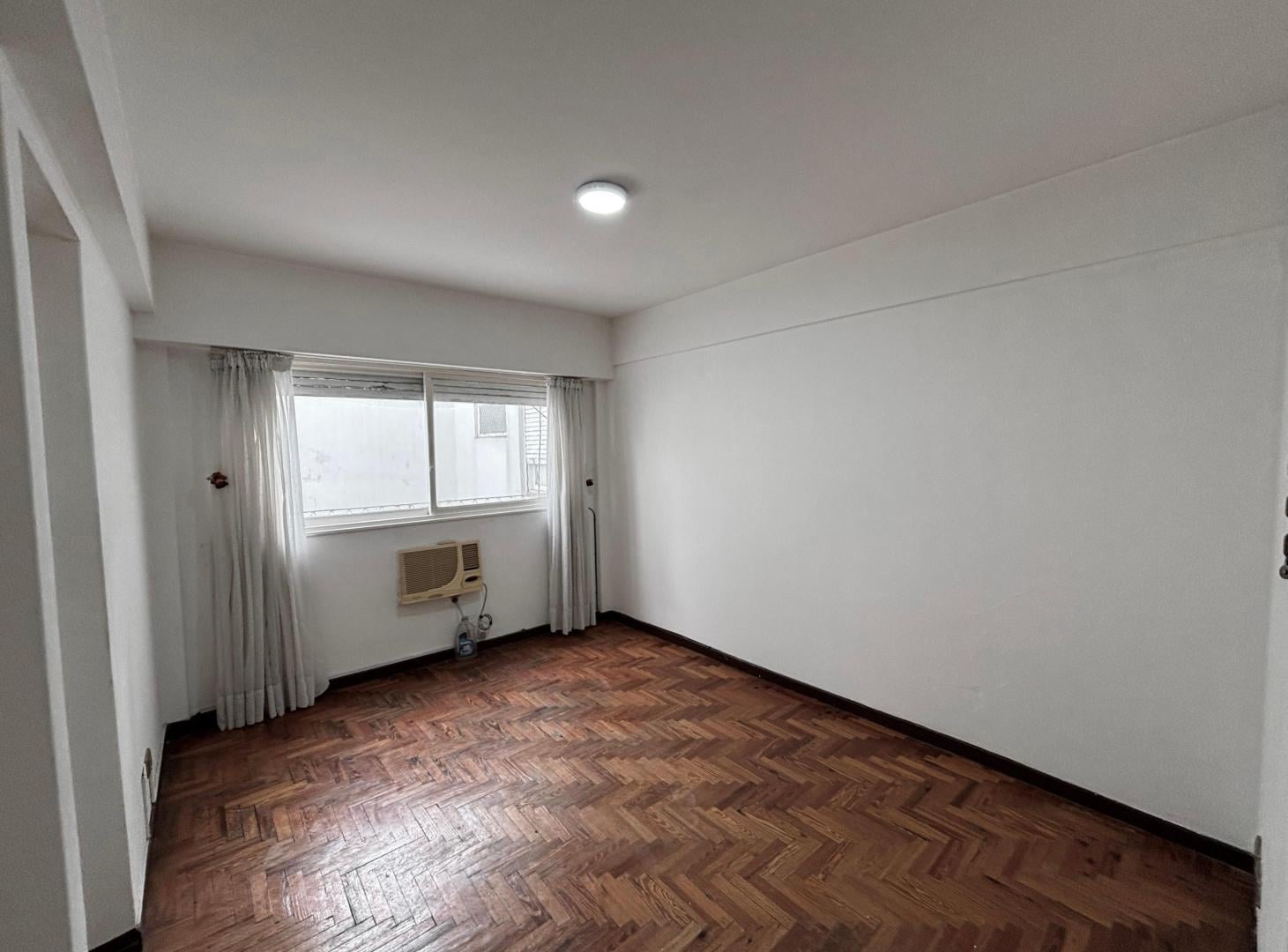 Foto de 2 ambientes en Caballito, 35 m², apto crédito, placard y parquet, imagen 2