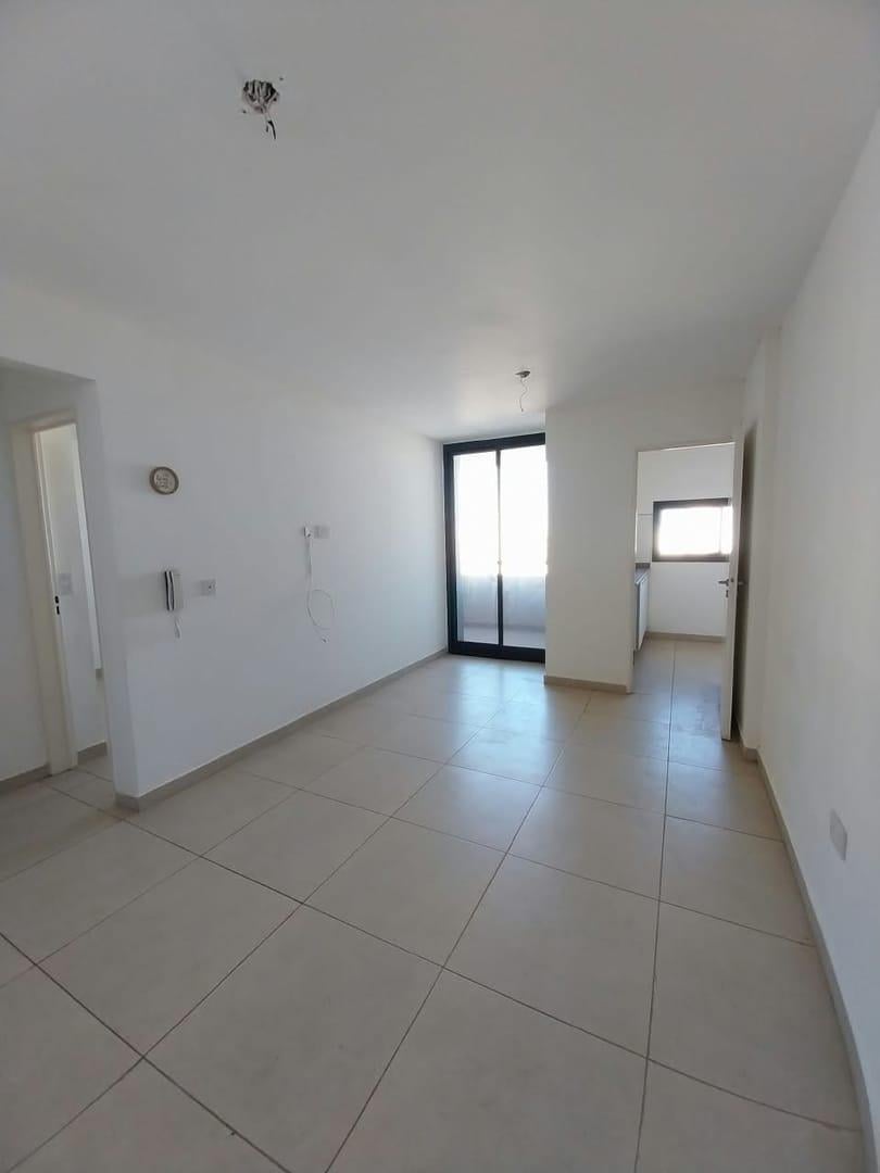 Foto de Departamento en Venta - 1 dormitorio Frente con balcón y cochera, imagen 3