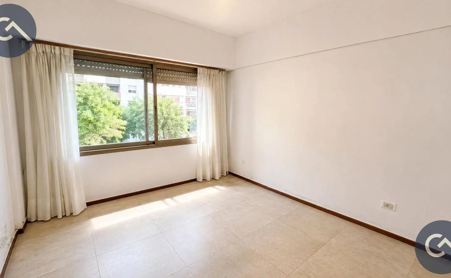Departamento 2amb - Plaza Mitre 3
