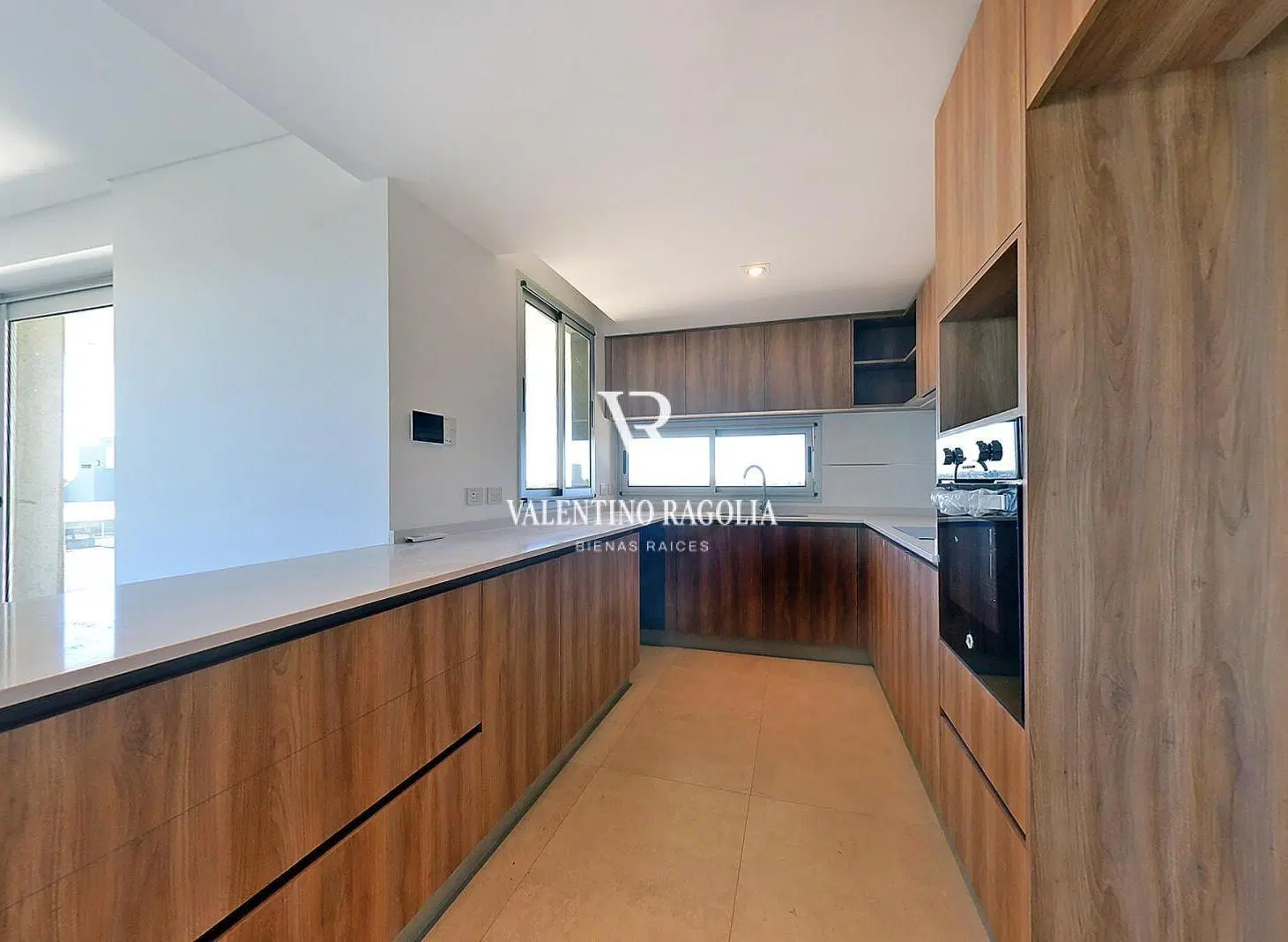 Venta departamento 4 ambientes aterrazado en Acorus Leloir 2