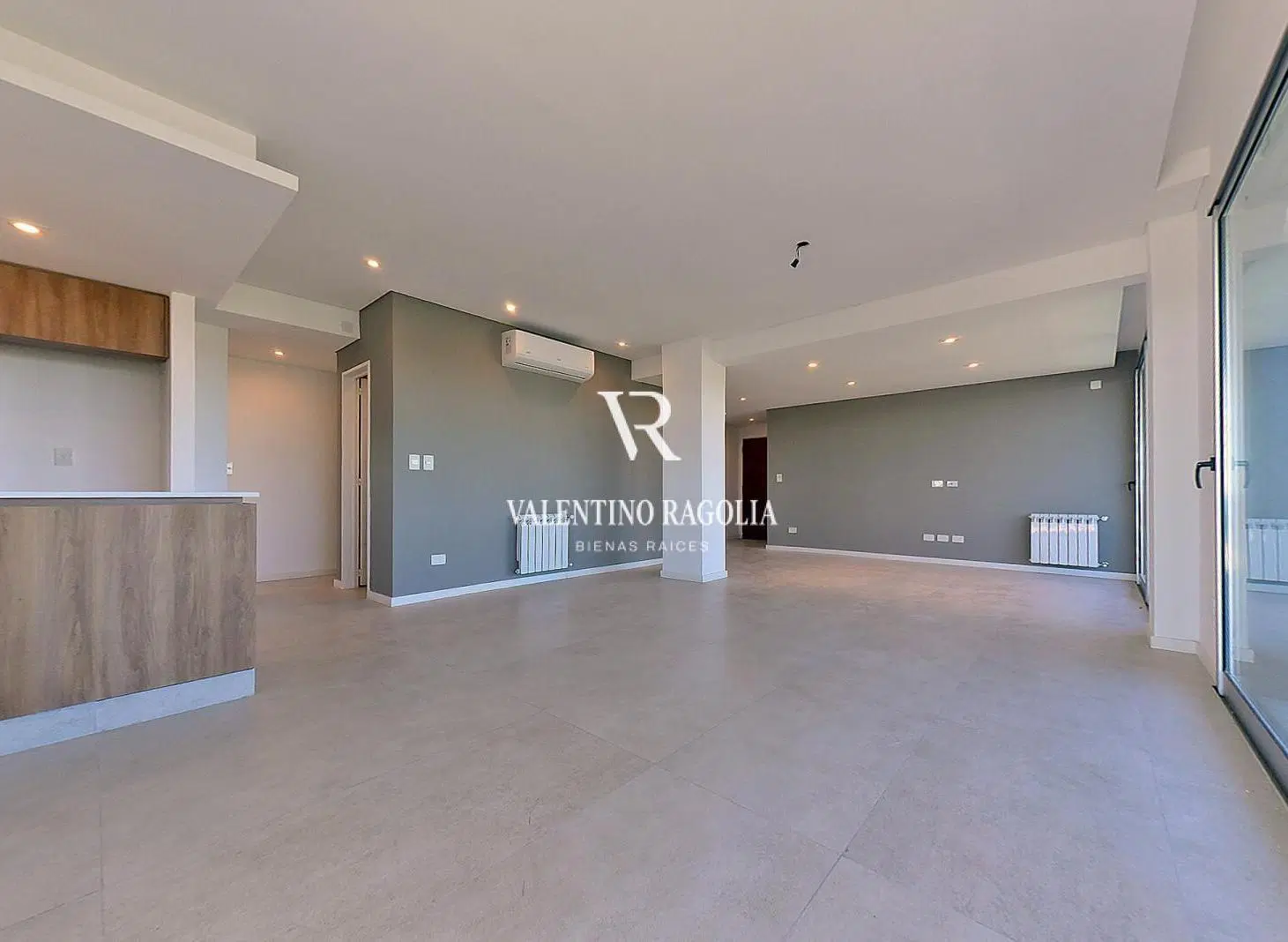 Venta departamento 4 ambientes aterrazado en Acorus Leloir 5