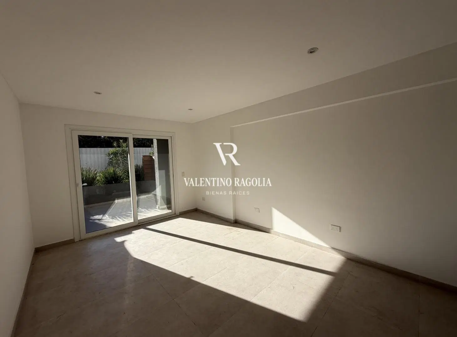 Venta monoambiente en Distrito T Gral Rodríguez 3