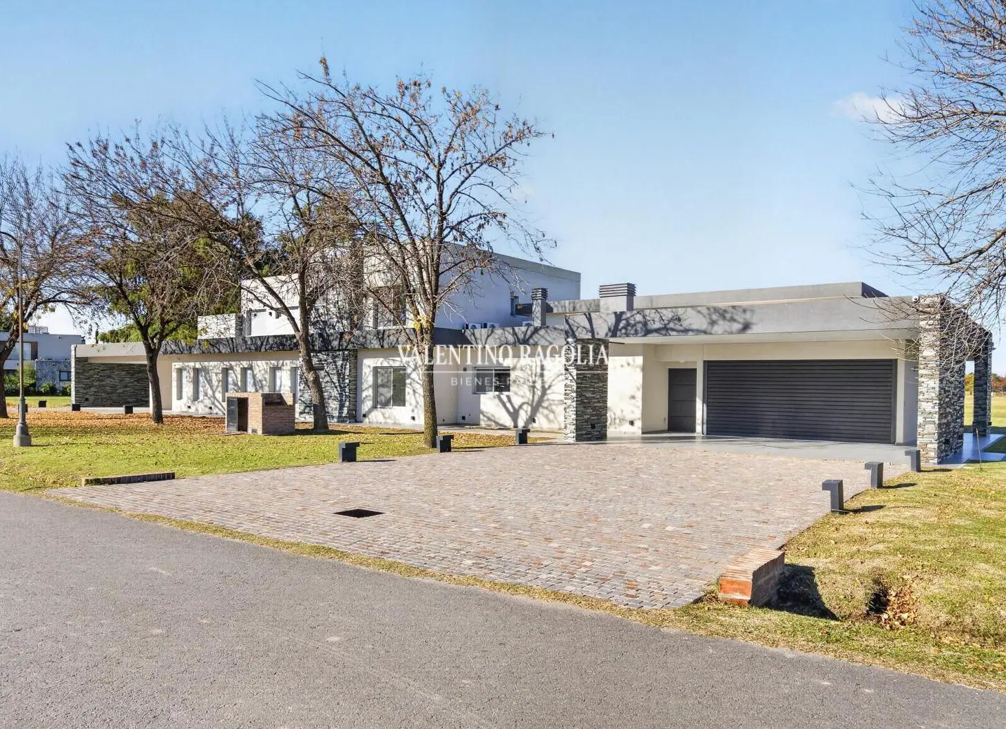 Venta casa 7 ambientes con vista al golf en El Nacional 4