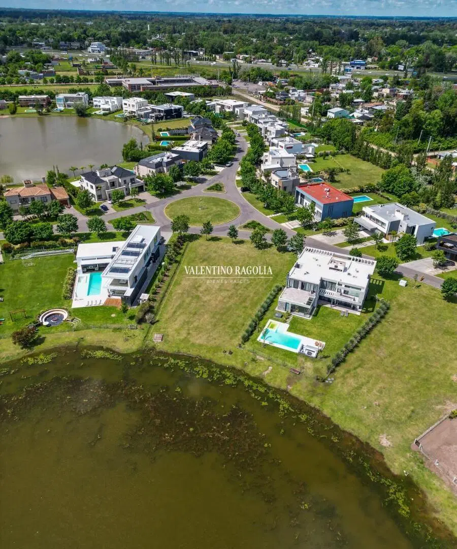 Venta lote al lago en Terravista 3