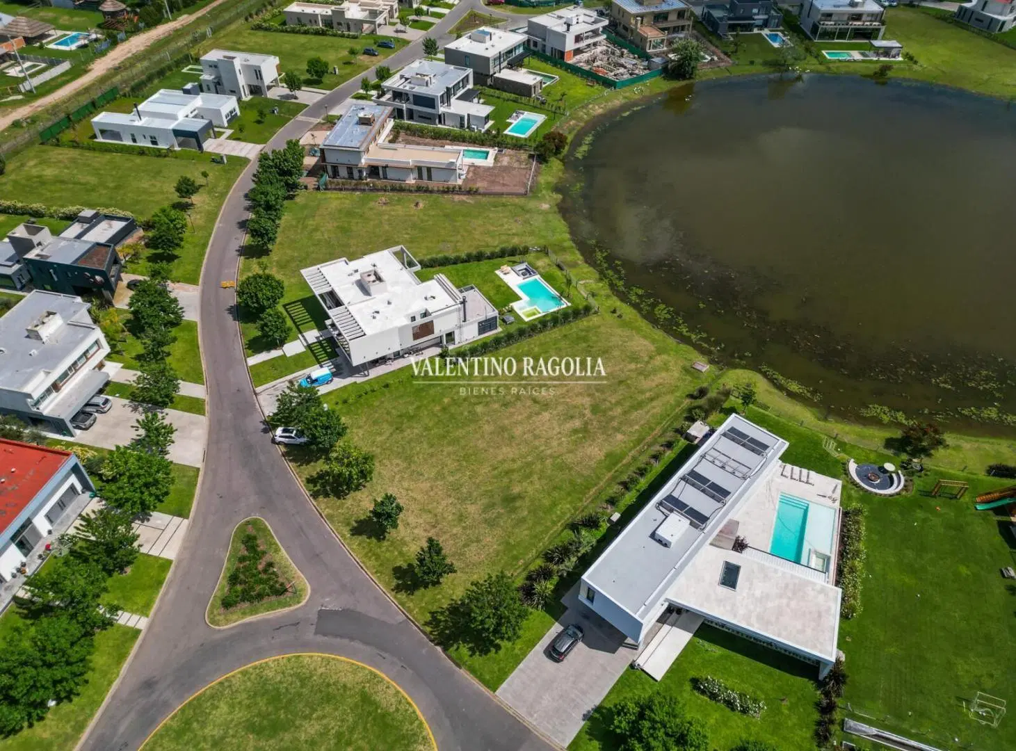 Venta lote al lago en Terravista 3