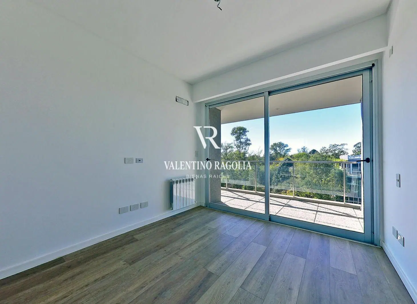 Alquiler departamento 4 ambientes aterrazado en Acorus Leloir 8