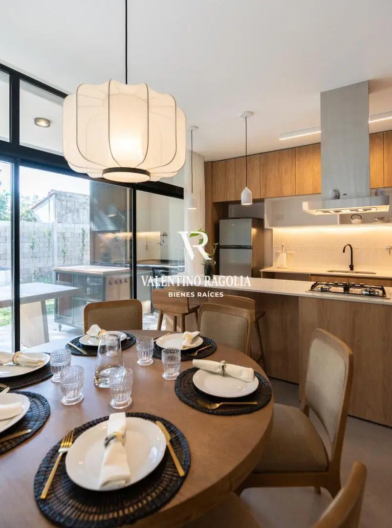 Venta Casa 4 Ambientes con Piscina en Constancia Leloir Parque Leloir 3