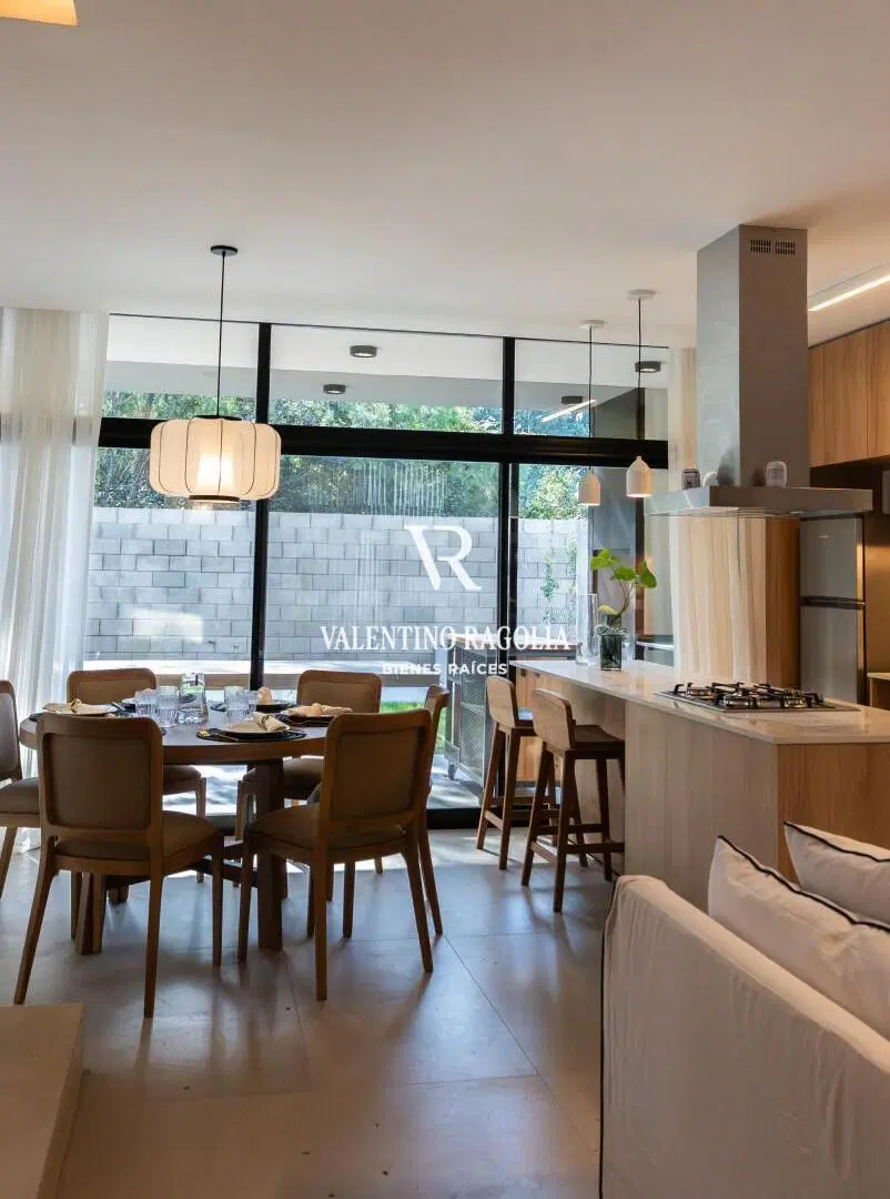 Venta Casa 4 Ambientes con Piscina en Constancia Leloir Parque Leloir 8