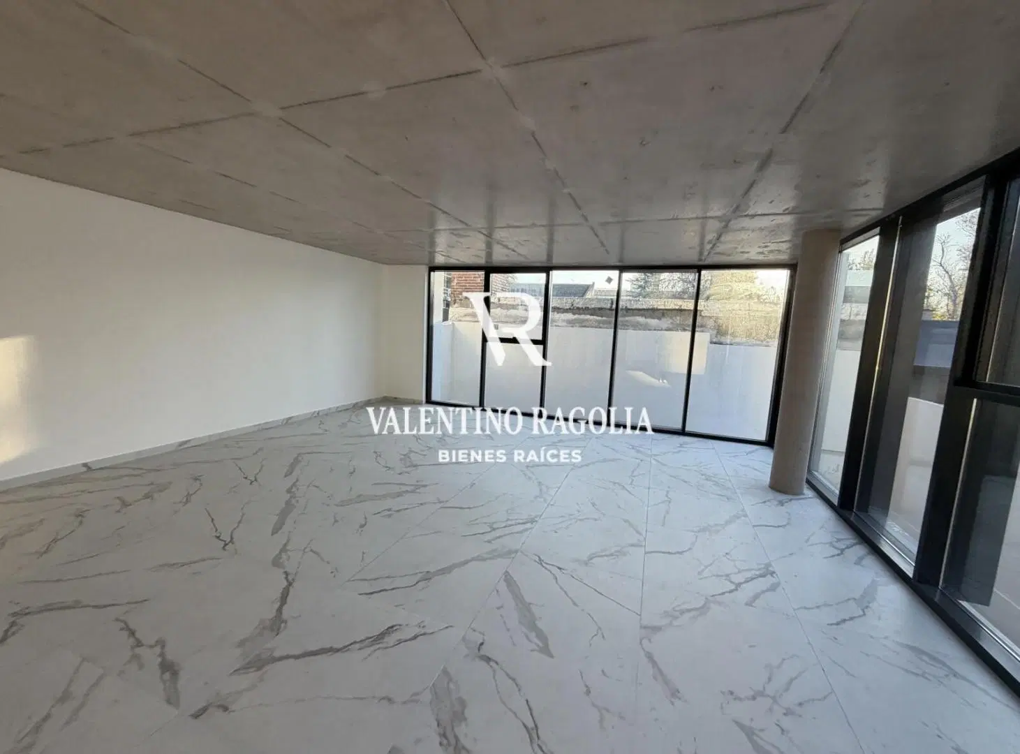 Alquiler Oficina 200 m² a Estrenar en Parque Leloir 5