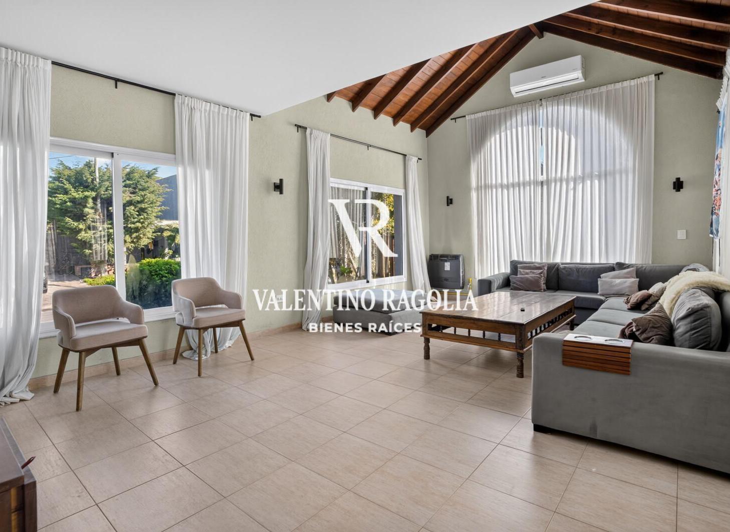 Foto de Venta Casa 5 Ambientes con Piscina en Altos del Sol – Parque Leloir, imagen 2