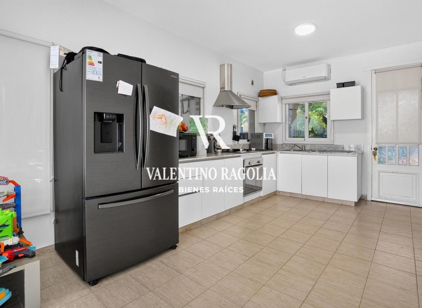 Foto de Venta Casa 5 Ambientes con Piscina en Altos del Sol – Parque Leloir, imagen 3