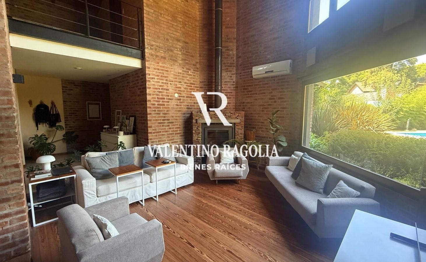 Foto de Venta Casa 5 Ambientes con Parque y Piscina en Parque Leloir, imagen 3