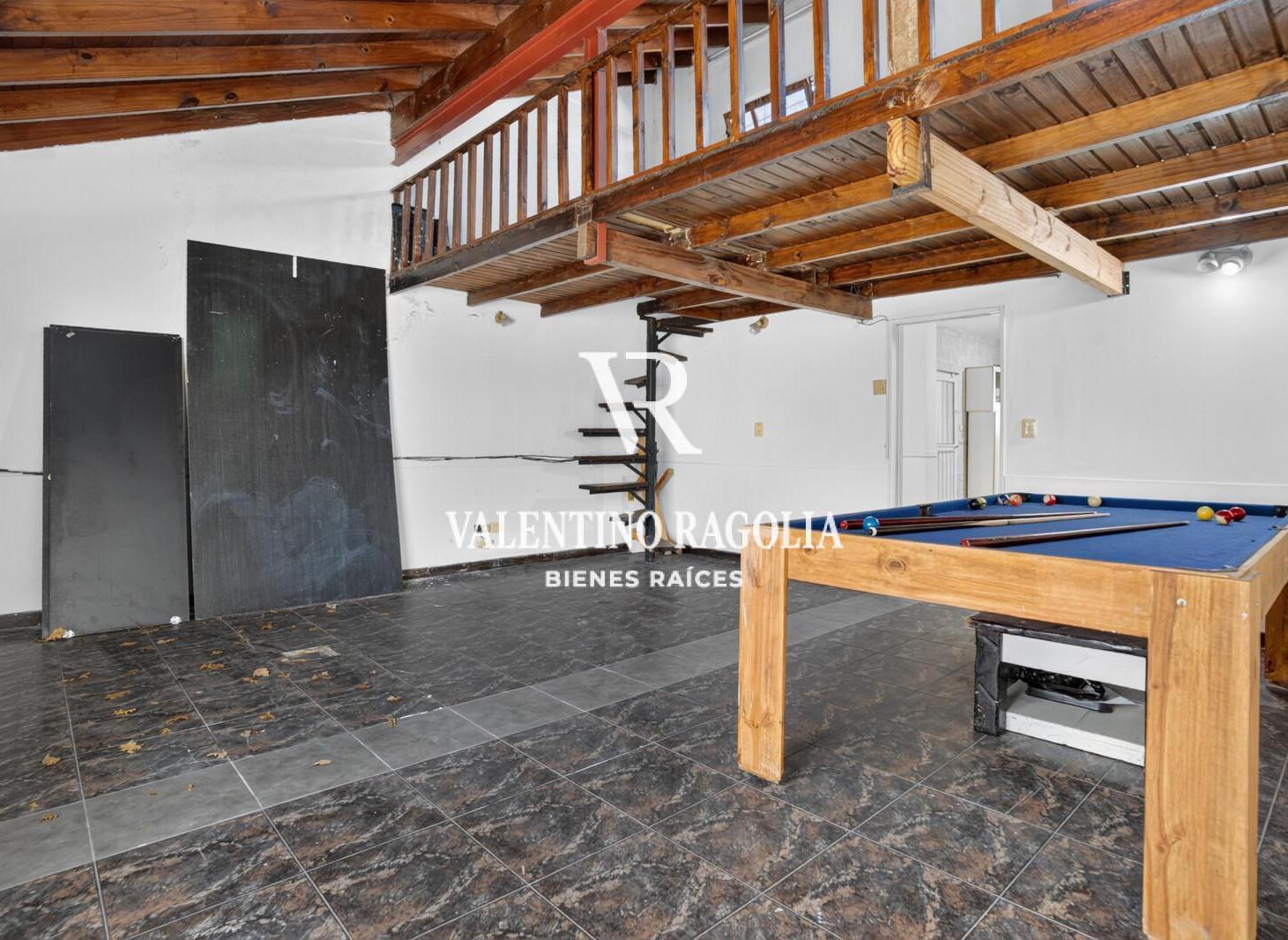 Foto de Venta Casa 4 Ambientes con Parque, Pileta y Quincho en Ituzaingó, imagen 5
