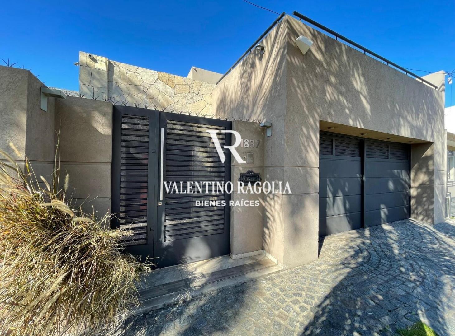 Foto de Venta casa de 6 ambientes en Castelar, imagen 1