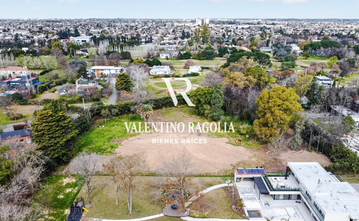 Foto de Venta lote central en Club de Campo Los Pingüinos, imagen 2
