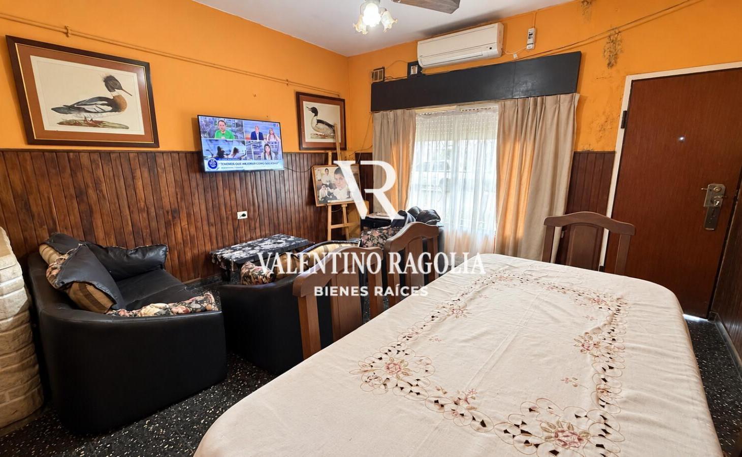 Foto de Venta Casa 3 ambientes con gran quincho y jardin, imagen 2