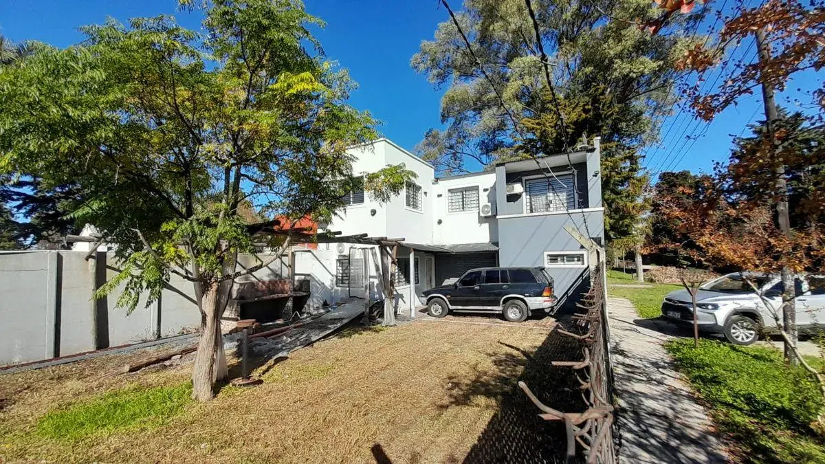CASA DE 3 DORMITORIOS Y PARQUE | - El Pato | VENTA U$S 120.000 | ALQUILER $950.000 1