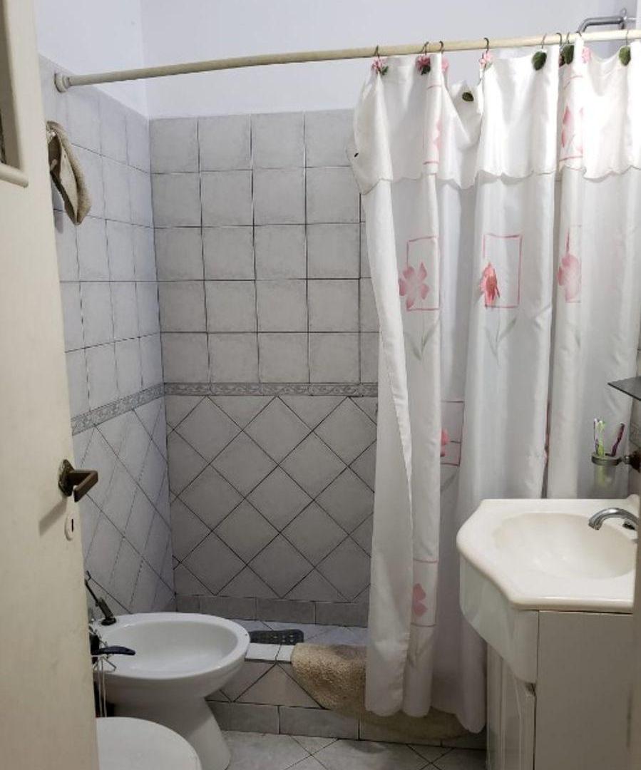 Foto de VENTA CASA 3 AMB. CON GARAGE QUILMES OESTE, imagen 5